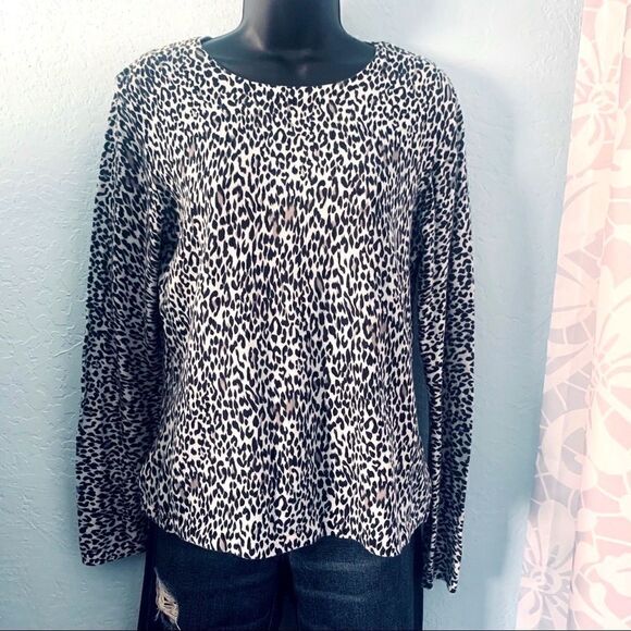 Croft & Barrow Cheetah Print Sweater. Size Medium. - Picture 1 of 8